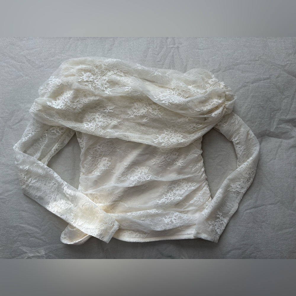 Abercrombie & Fitch Off-Shoulder Lace Top
